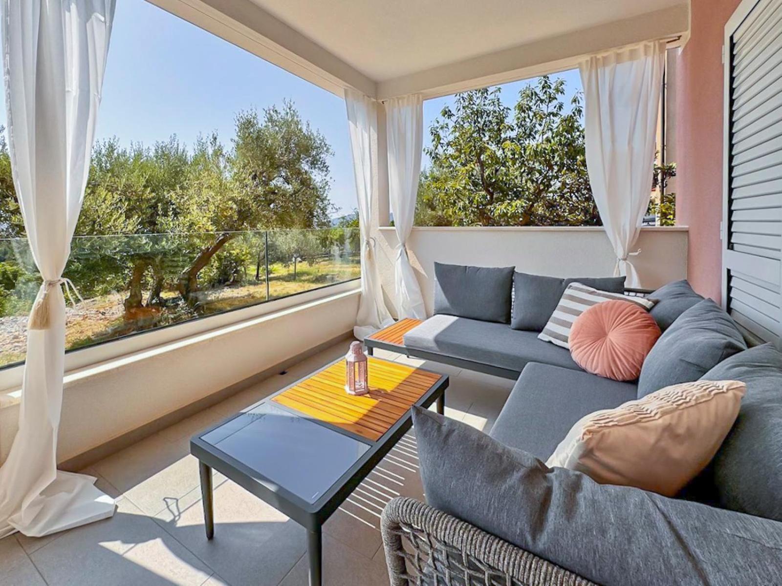 Studio Vesna With A Terrace And Sea View 拉巴克 外观 照片